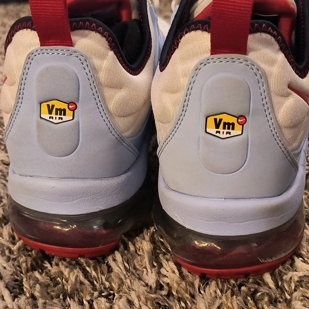 Nike Air VaporMax Plus - White and Red Accents - Picture 5 of 8